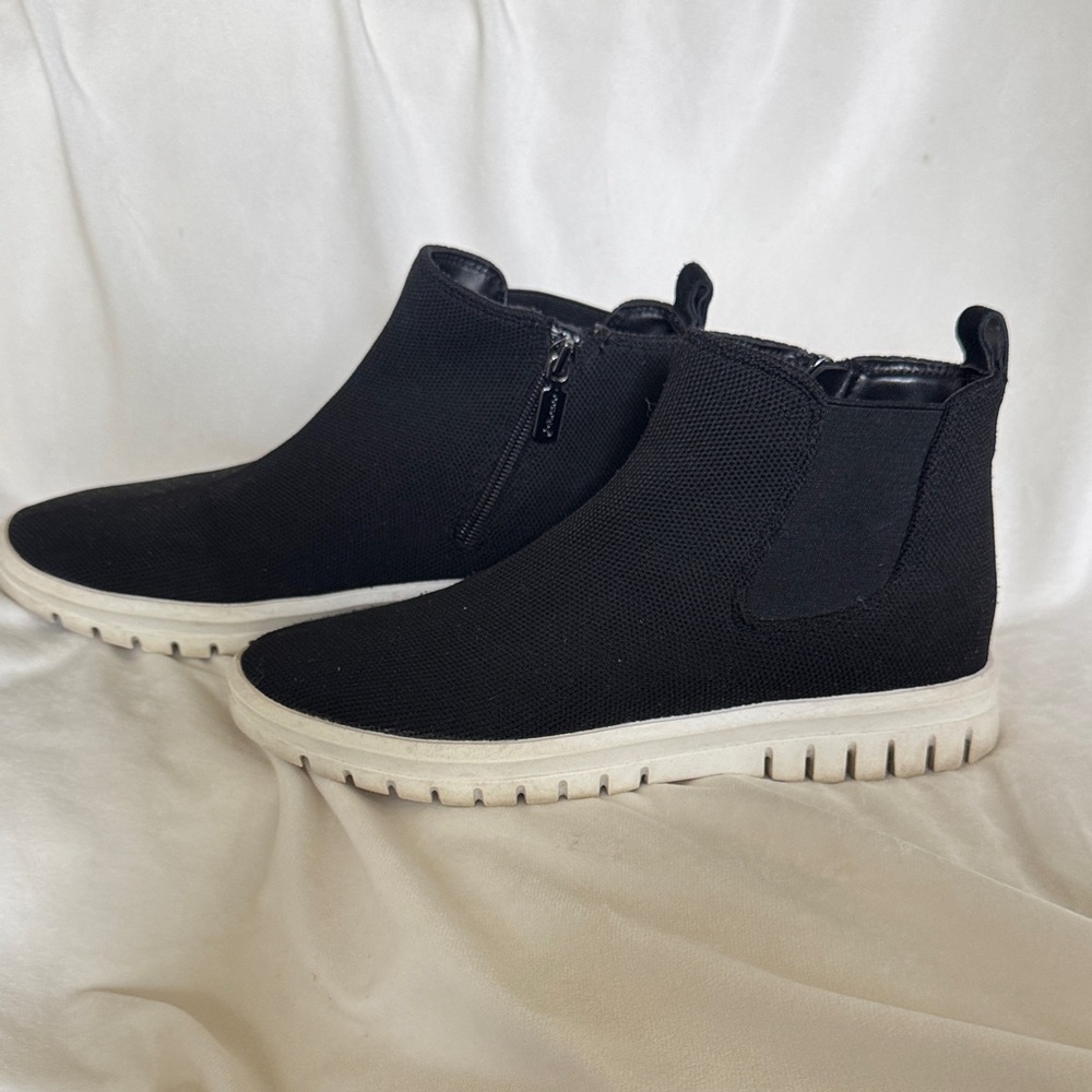 Blondo Black Waterproof Booties Sz 8.5